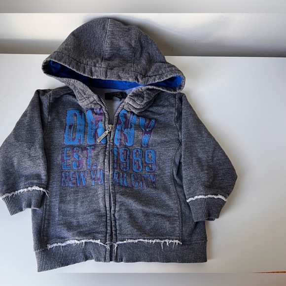 DKNY 2-Piece Set (12 Months) Stylish Distressed Look - Picture 9 of 15